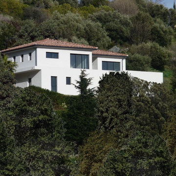 VILLA M.