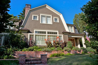 Example of a classic home design design in Seattle