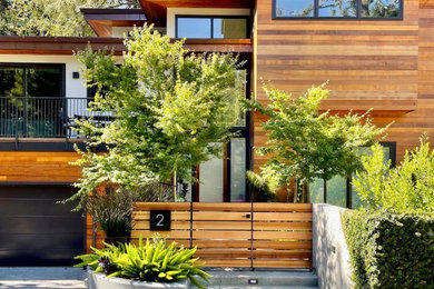 Inspiration for a mid-sized modern home design remodel in San Francisco