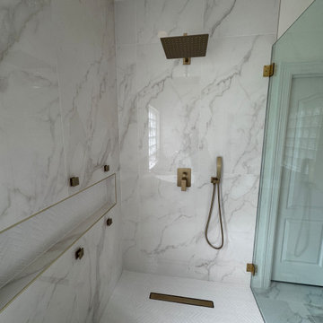 Contemporary Master Bathroom in Katy