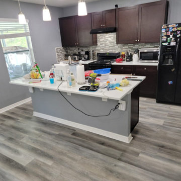 LVP / Luxury Vinyl Plank (+Stairs)