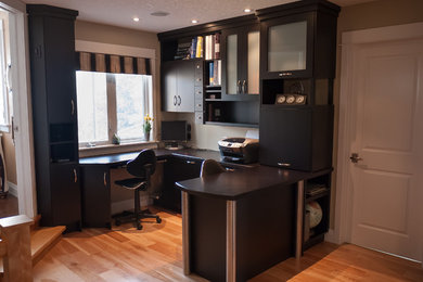OFFICE & HOBBY ROOMS