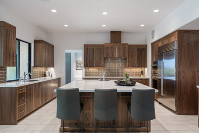 Inspiration for a mid-century modern kitchen remodel in Phoenix