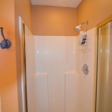 Tub and shower /before/