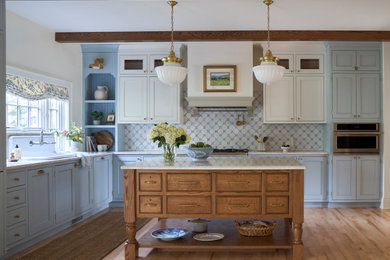 Example of a classic kitchen design in Milwaukee