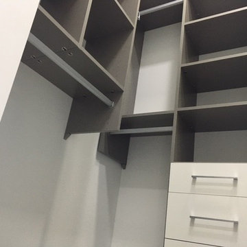 Modern Walk-In