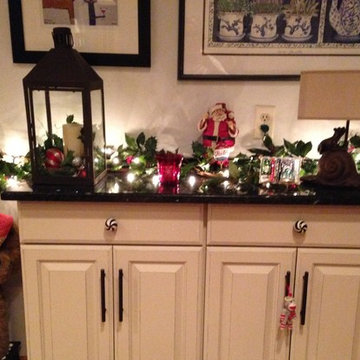 Decorating for Christmas in Illinois