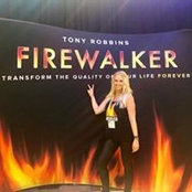 Shannon Elizabeth's photo