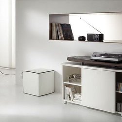 dCom Desk - Desks And Hutches