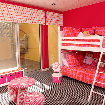 GIRL'S ROOM