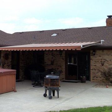 PATIO RETRACTABLE AWNINGS