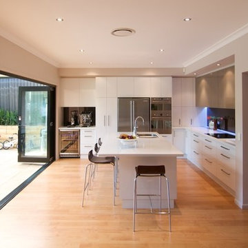Entertainer Kitchen (Goliath Ave)