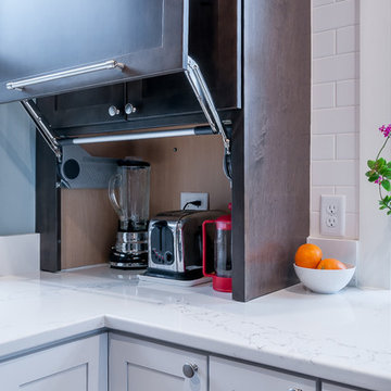 Modern Kitchen Shaker Maple Saddle and Dove White