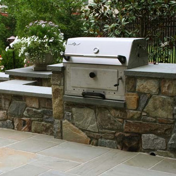 Built-In Outdoor Grill with Seating Walls