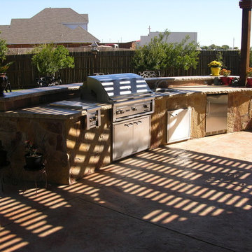 Dal-Rich Outdoor Kitchen and Grilling spaces