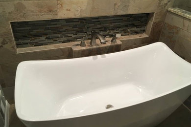 Example of a mid-sized trendy bathroom design in Detroit