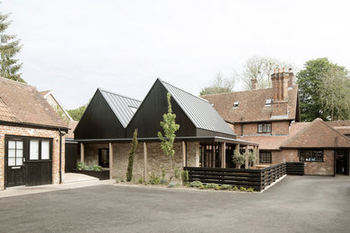 This is an example of a contemporary home design in Hampshire.