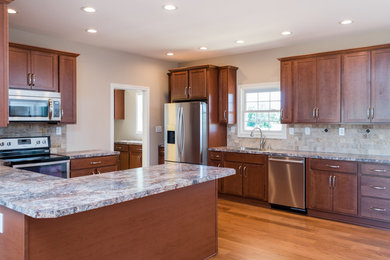 Kitchen - kitchen idea in Louisville
