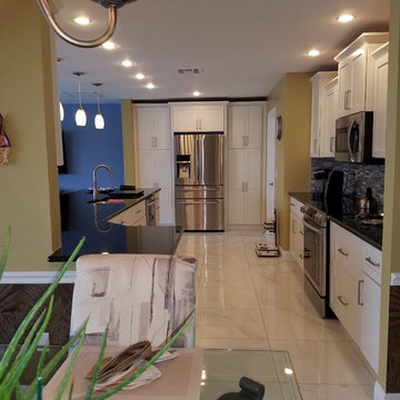 Port Charlotte Canal Front Kitchen and Entertainment area.