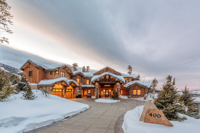 Mountain style home design photo in Denver