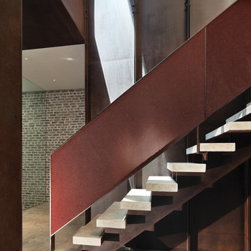 Inverted Warehouse/Townhouse