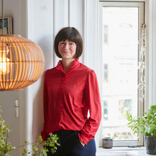 Loppisfynd och arvegods samsas i det ljusa familjehemmet