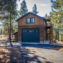 Garage With Guest Quarters