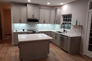 Kitchen - kitchen idea in Seattle