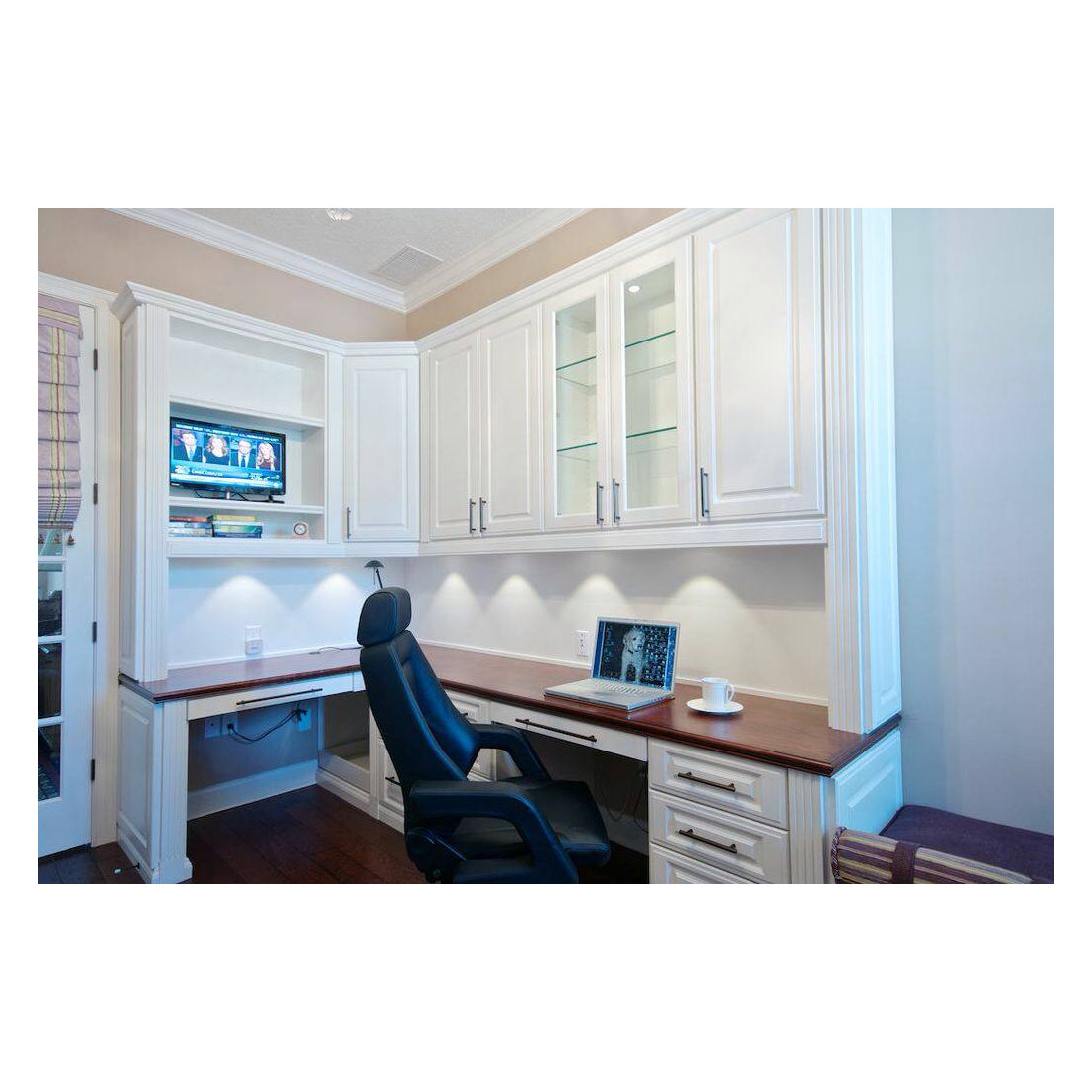 Home Office w/ Pet Space