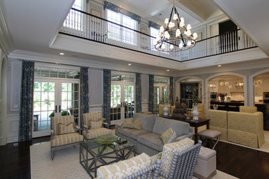 Inspiration for a transitional home design remodel in Louisville