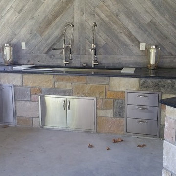 Outdoor Kitchen