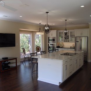 Contemporary Kitchen at The Landings in Savannah