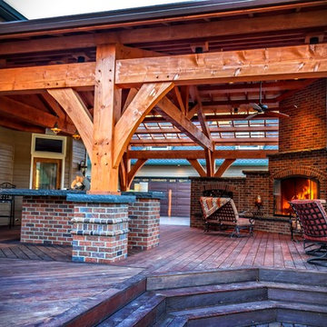 Outdoor Kitchen & Entertainment Patio