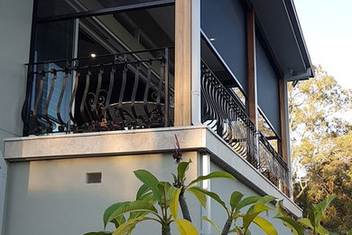 Inspiration for a modern veranda in Sydney.