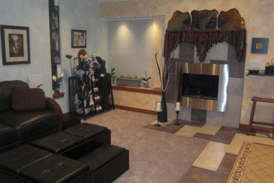 Entryway - small traditional entryway idea in Denver