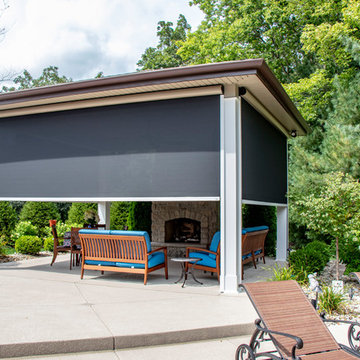 Outdoor Room with Retractable Screens