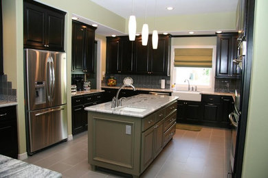 Inspiration for a timeless kitchen remodel in Houston