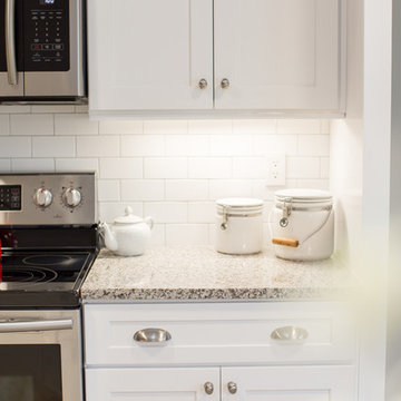 Kitchen | Contemporary Shaker Cabinets | Enlarged Countertops