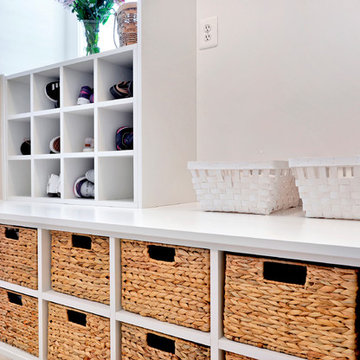 White Laminate Kitchen with Mudroom in Darnestown, MD