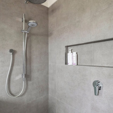 Bath with Vertical Towel Rods