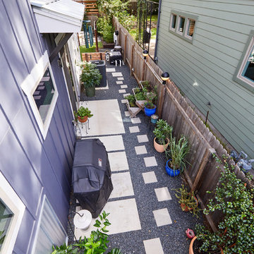 Brentwood Plunge Courtyard