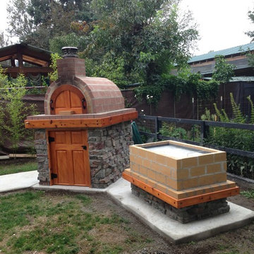 The Castillo Family Wood Fired Pizza Oven & La Caja Style Pig Roaster in WA