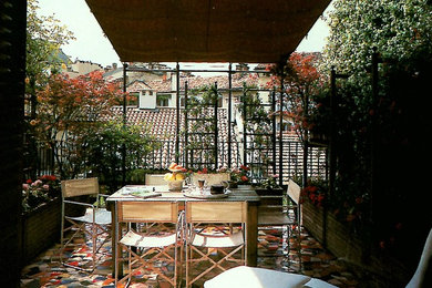 Inspiration for a traditional deck in Bologna.