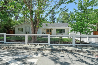 Inspiration for a country home design remodel in San Francisco