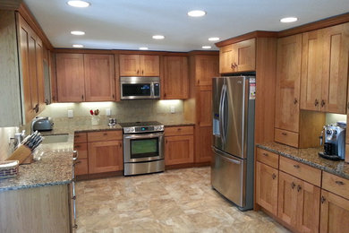 Example of a classic kitchen design in Seattle