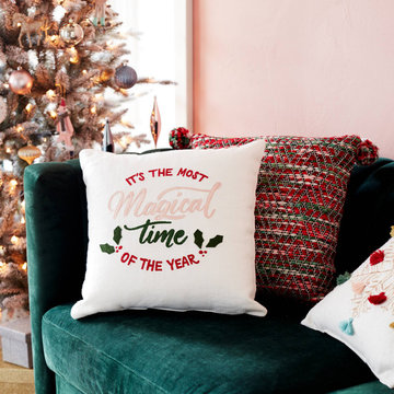 Deck the Halls Traditional Living Room with Classic Festive Pillows Collection