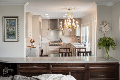 Transitional home design photo in San Diego