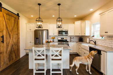 Inspiration for a farmhouse kitchen remodel in Philadelphia