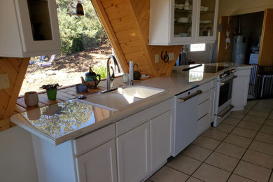 フェニックスにあるトランジショナルスタイルのおしゃれなキッチンの写真