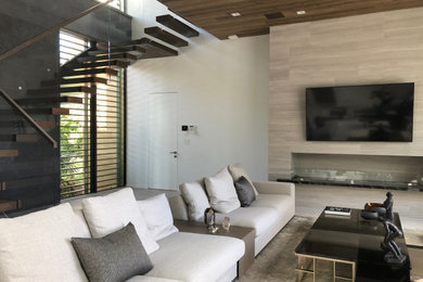 Minimalist living room photo in Miami